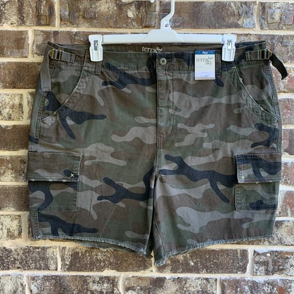 Terra Sky Womens Plus Utility Shorts 